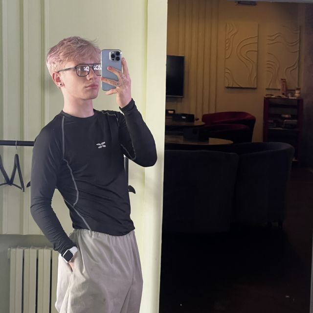 Мужчина Маратик Центр